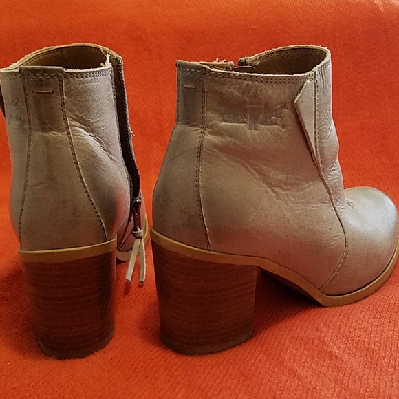 Levi's Leather Boots Booties size 7.5 - Picture 3 of 8